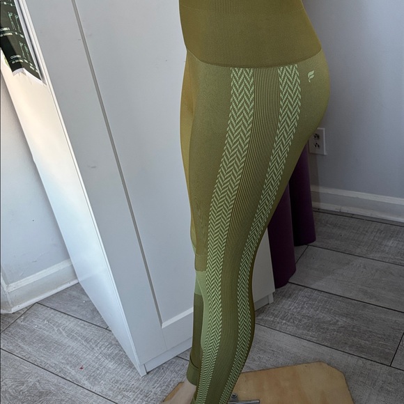 Fablerics Seamless High-Waist Olive Green Leggings - Picture 6 of 9